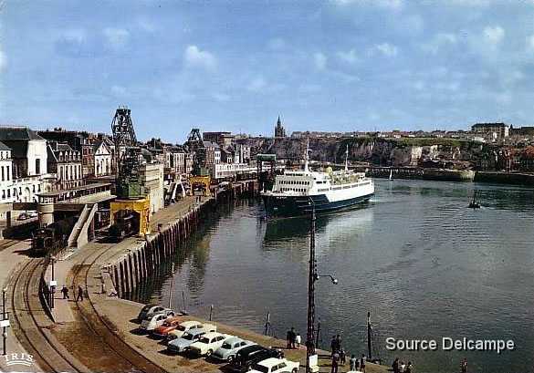 76 Dieppe Gare Maritime Paquebot le Valencay.jpg